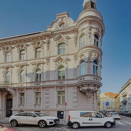 Beautiful Condo At The Old Town Bratysława Zewnętrze zdjęcie