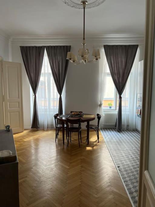 Beautiful Condo At The Old Town Bratysława Zewnętrze zdjęcie